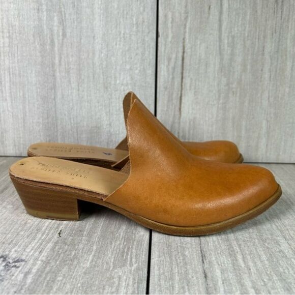 Teddi Shoes - Sevilla Smith x Teddi Joelle Slip On Leather Handcrafted Mule Womens Size 5.5 35